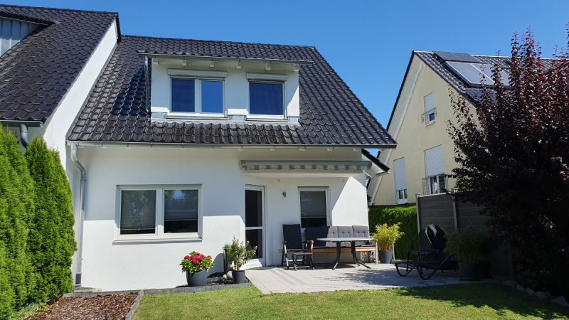 Top gepflegte Doppelhaushälfte mit viel Platz für die ganze Familie in beliebter Wohnlage, Bild 2